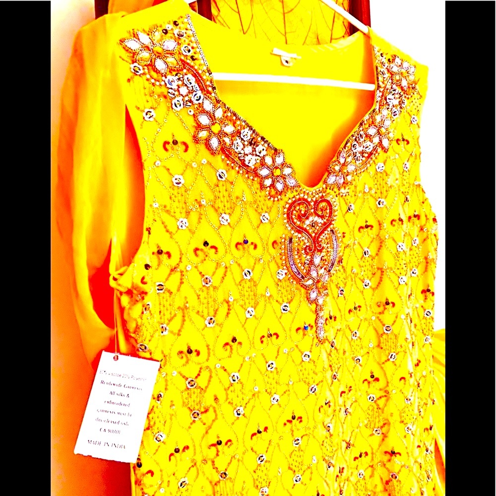 3-Pc Sparkling Salwar Kameez Sunny Yellow & Crystals! M
